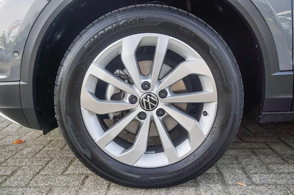 Volkswagen T-Roc 1.0 TSI 115pk Life Edition uit 2024, foto 13