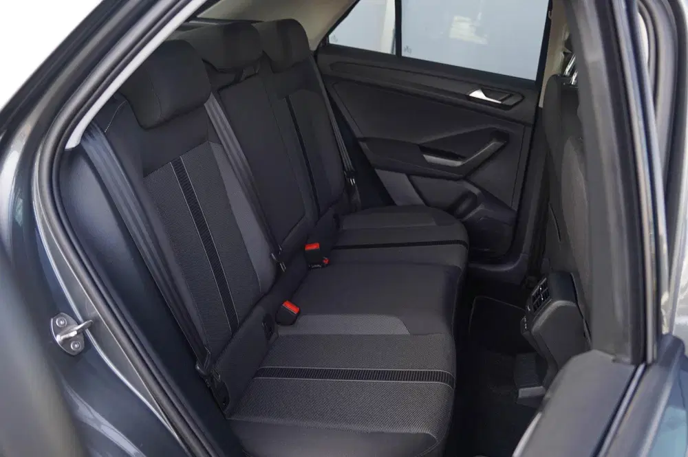 Volkswagen T-Roc 1.0 TSI 115pk Life Edition uit 2024, foto 15