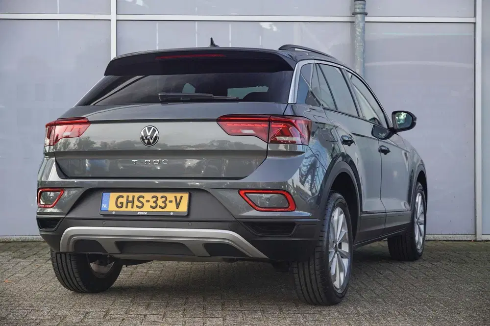Volkswagen T-Roc 1.0 TSI 115pk Life Edition uit 2024, foto 2