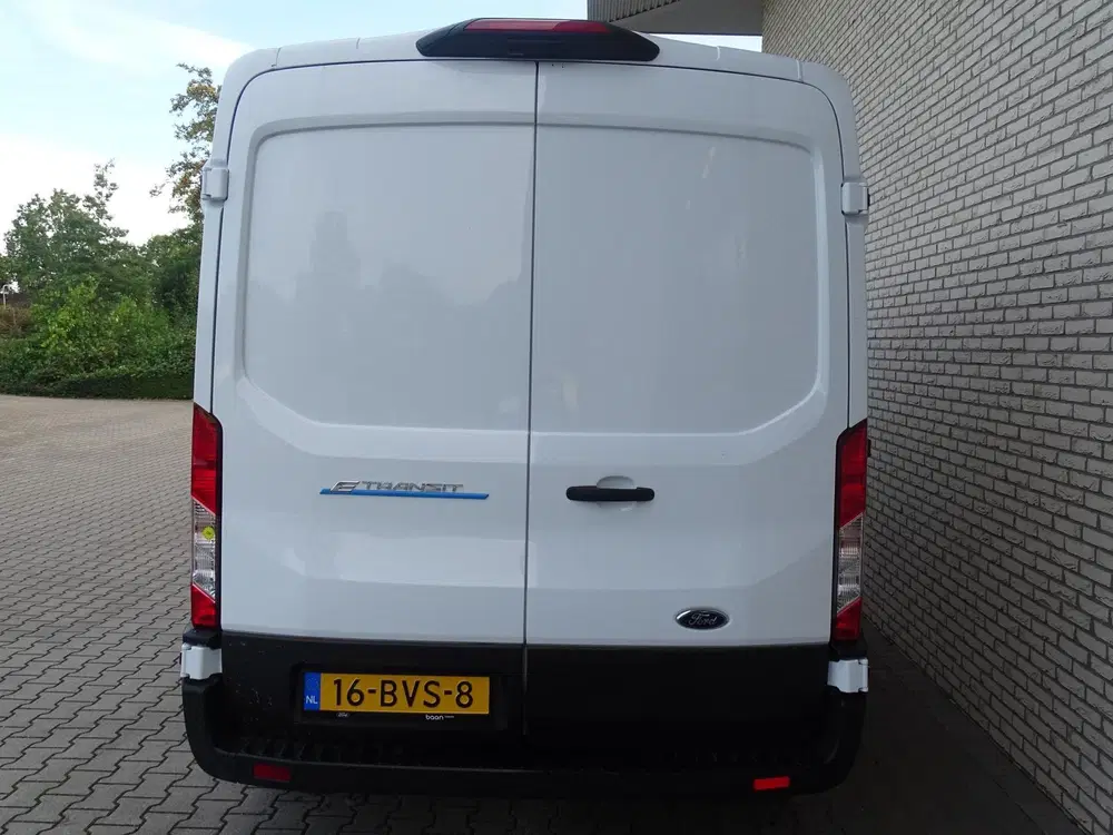 Ford Transit L2H2 Trend 68 kWh laadvloer hout uit 2023, foto 6