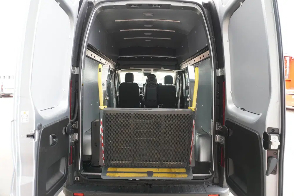 Renault Trafic 2.0 Blue dCi 170PK T30 L2H2 Rolstoelbus me uit 2024, foto 13