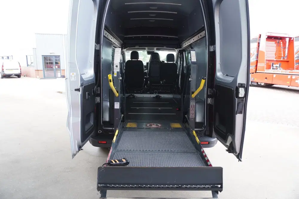 Renault Trafic 2.0 Blue dCi 170PK T30 L2H2 Rolstoelbus me uit 2024, foto 14