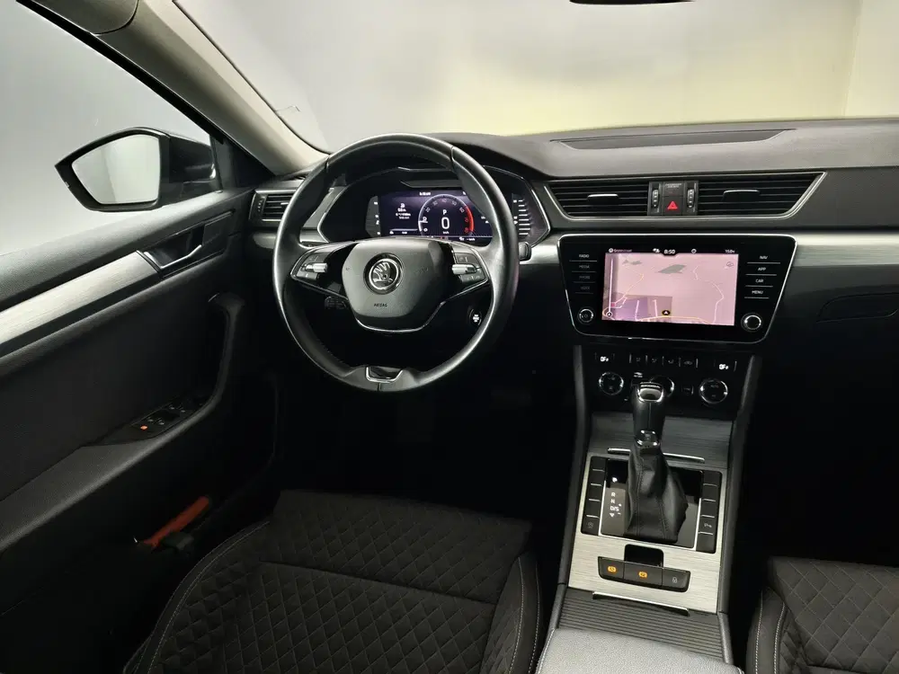 Skoda Superb 1.5 TSI ACT Business Edition uit 2022, foto 10