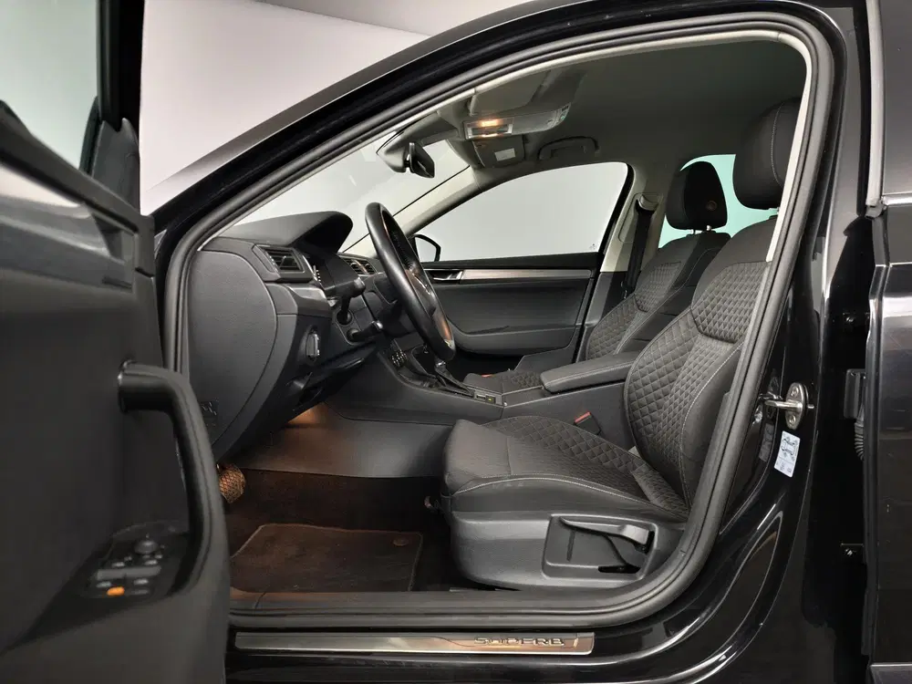 Skoda Superb 1.5 TSI ACT Business Edition uit 2022, foto 7