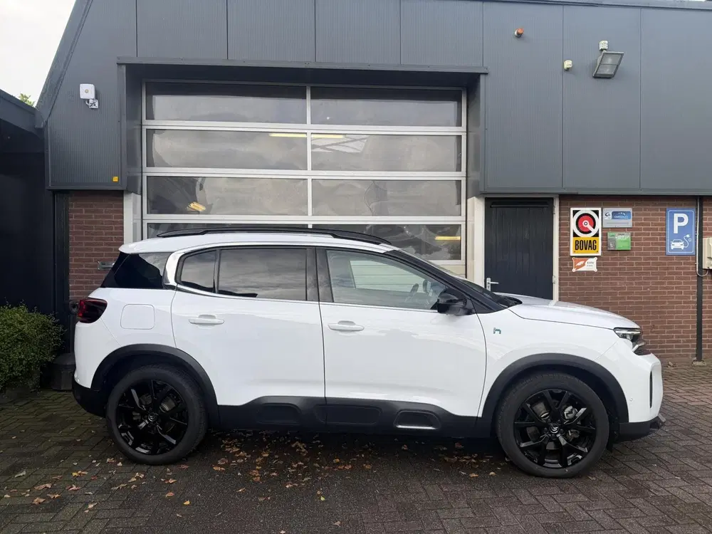 Citroën C5 Aircross Citroen C5 Aircross 1.6 Plug-in Hybrid 225 uit 2022, foto 4