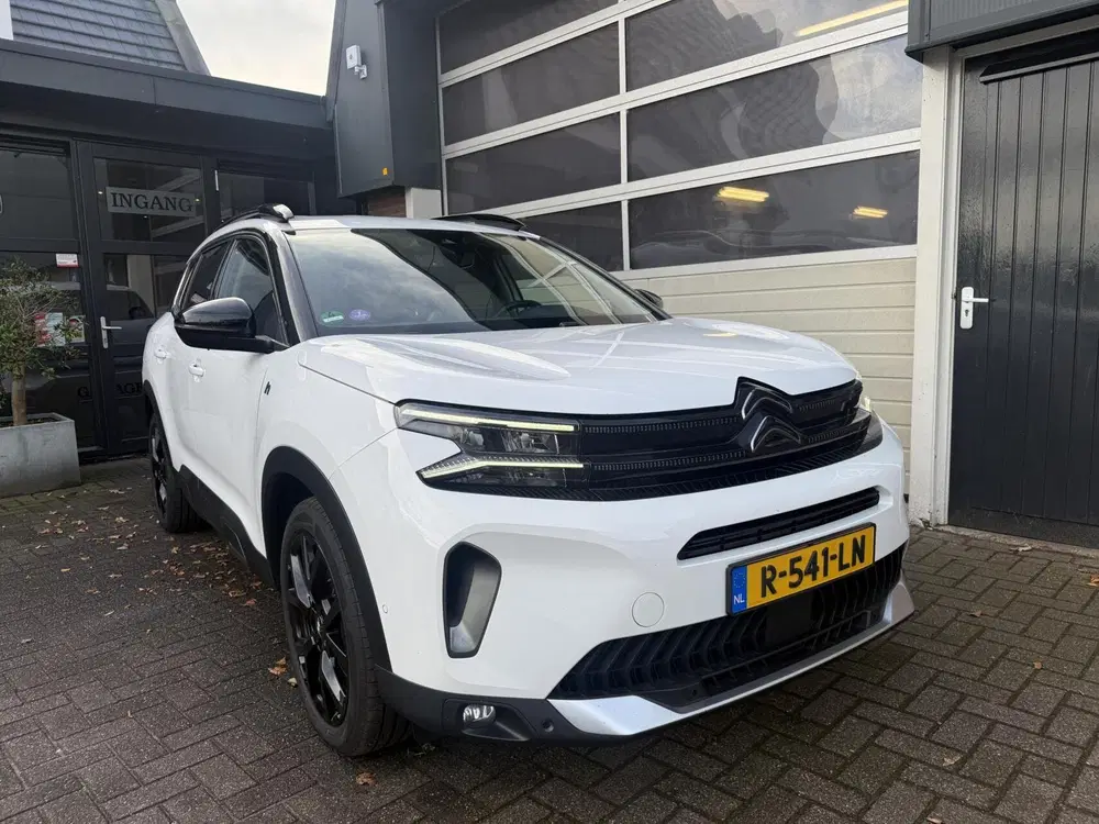 Citroën C5 Aircross Citroen C5 Aircross 1.6 Plug-in Hybrid 225 uit 2022, foto 8