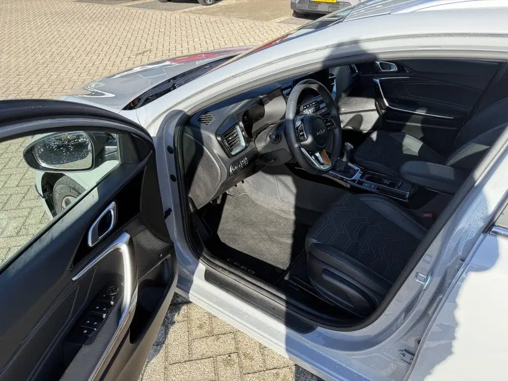 Kia Ceed 1.0 T-GDi DESIGN EDITION * VEEL OPTIES uit 2025, foto 10
