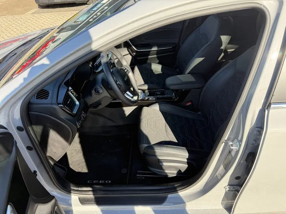 Kia Ceed 1.0 T-GDi DESIGN EDITION * VEEL OPTIES uit 2025, foto 11