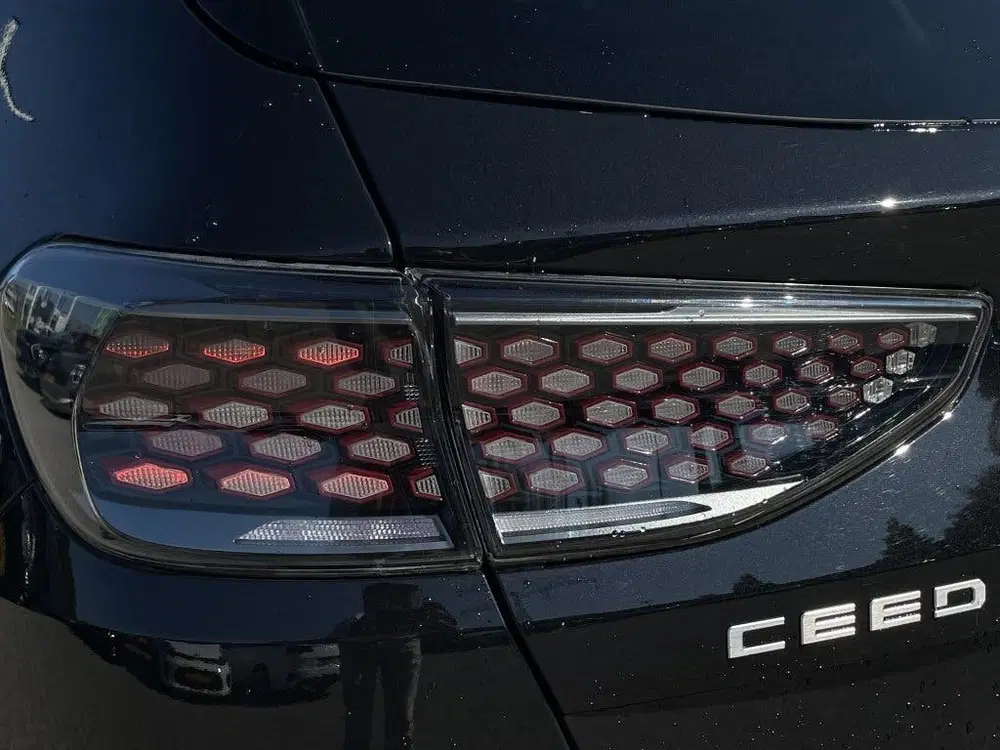 Kia Ceed 1.0 T-GDi MHEV DCT7 AUTOMAAT Design Editio uit 2025, foto 9