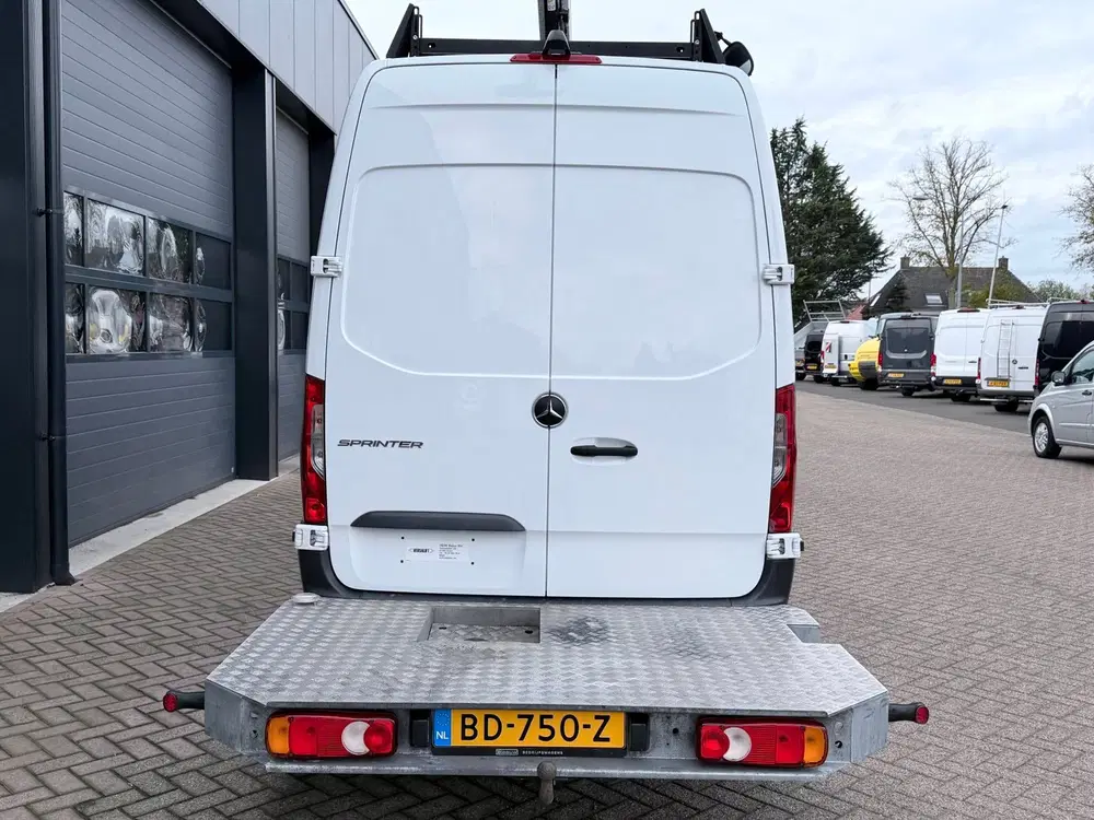 Mercedes-Benz Sprinter uit 2020, foto 9