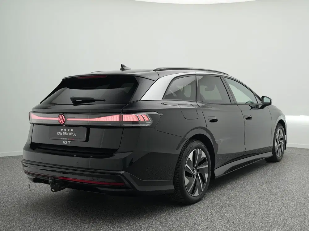 Volkswagen ID.7 Pro Business 77 kWh 286 pk uit 2025, foto 2