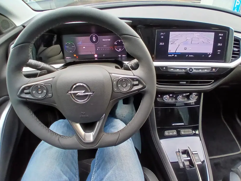 Opel Grandland 1.2 Turbo Hybrid GS uit 2024, foto 11