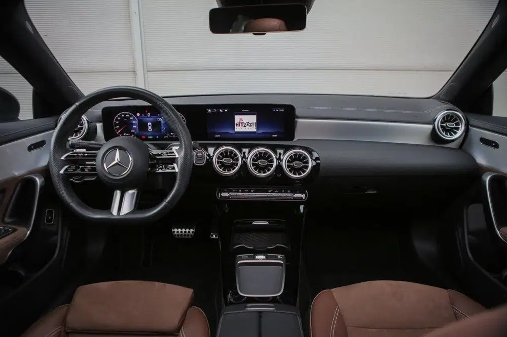 Mercedes-Benz CLA 250e AMG uit 2024, foto 8