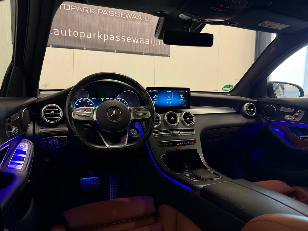 Mercedes-Benz GLC GLC-klasse Coupé 300e 4MATIC AMG Pano uit 2021, foto 11