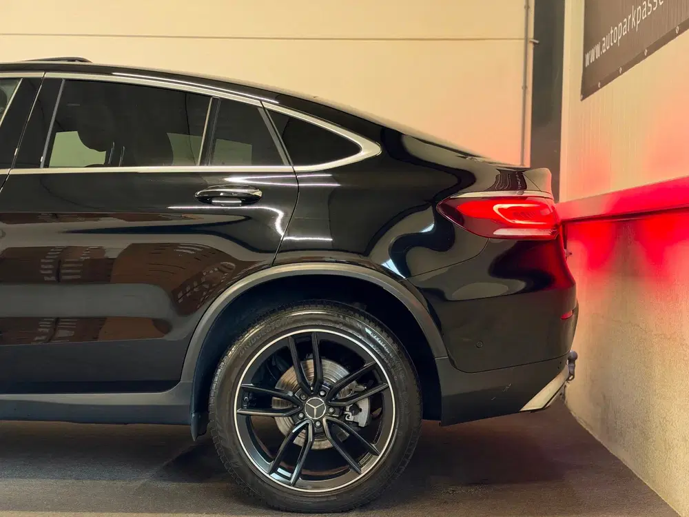 Mercedes-Benz GLC GLC-klasse Coupé 300e 4MATIC AMG Pano uit 2021, foto 5