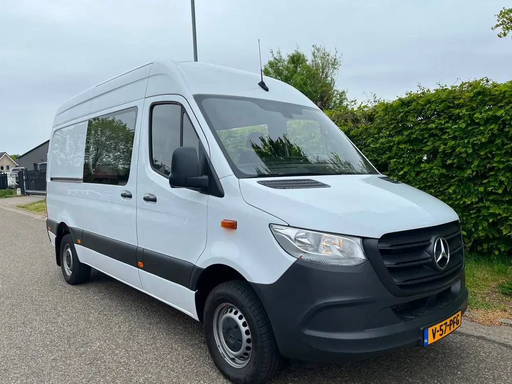 Mercedes-Benz Sprinter uit 2022, foto 14