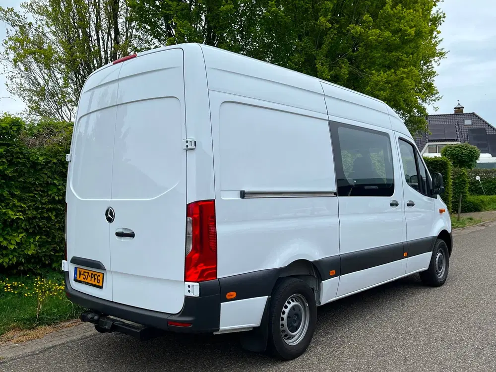 Mercedes-Benz Sprinter uit 2022, foto 2