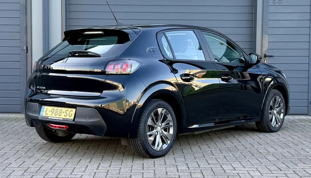 Peugeot 208 EV Active Pack 50 kWh uit 2021, foto 2