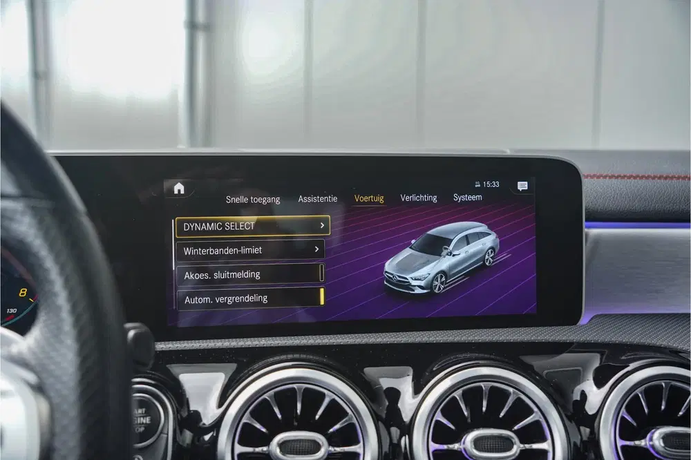 Mercedes-Benz CLA 180 AMG uit 2020, foto 11