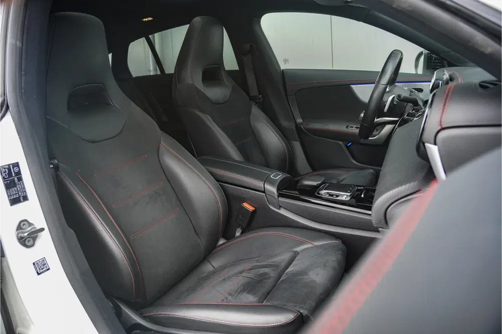 Mercedes-Benz CLA 180 AMG uit 2020, foto 13