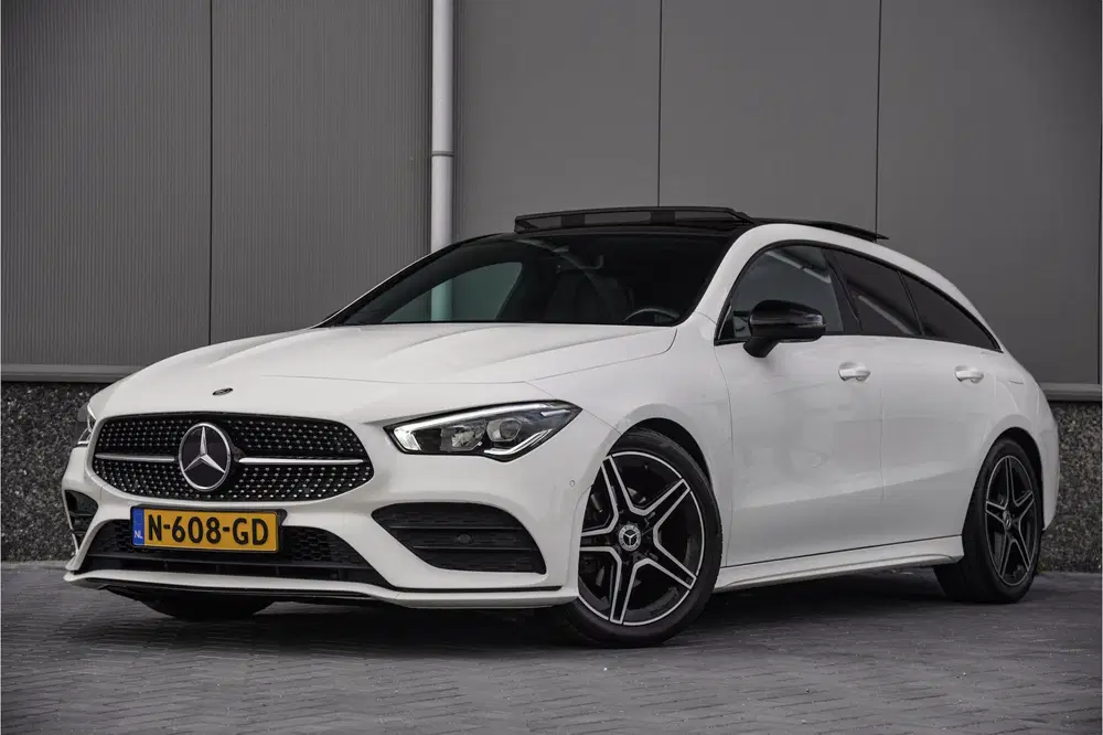 Mercedes-Benz CLA 180 AMG uit 2020, foto 2