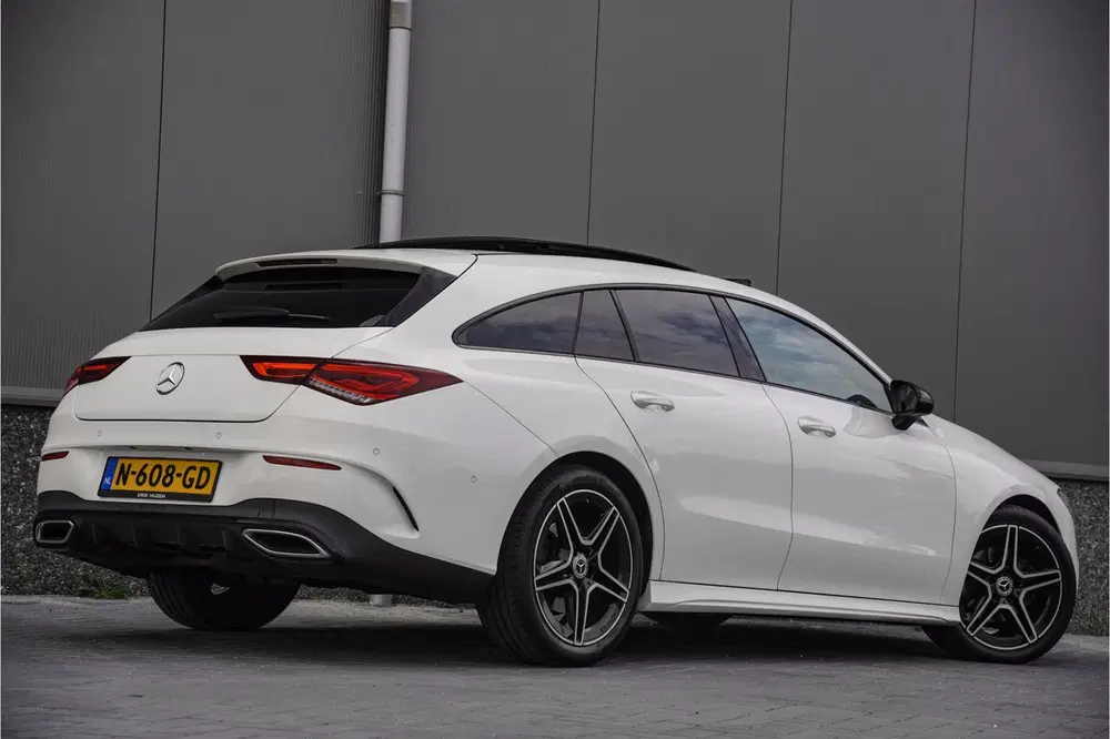 Mercedes-Benz CLA 180 AMG uit 2020, foto 4