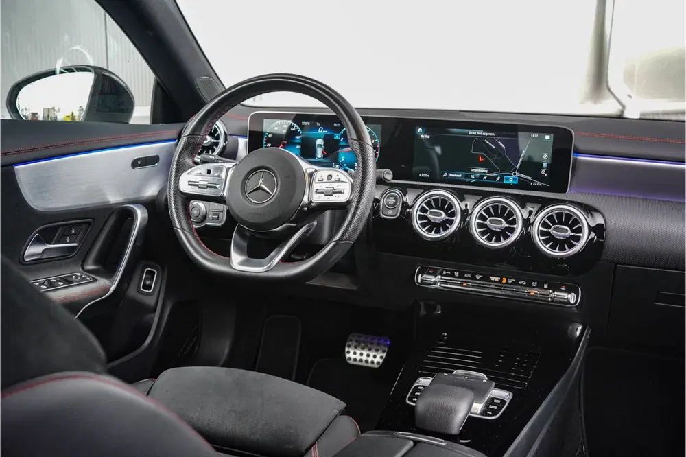 Mercedes-Benz CLA 180 AMG uit 2020, foto 7
