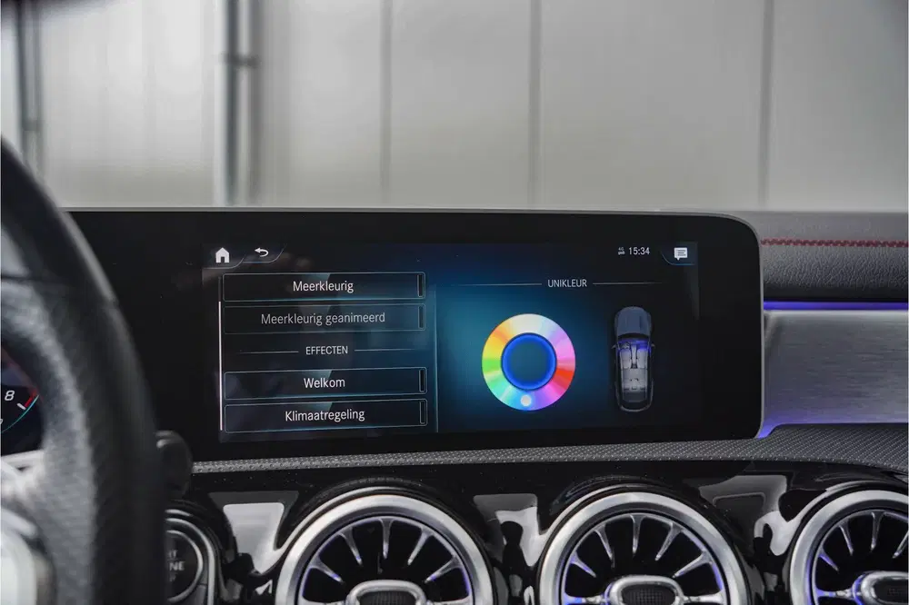 Mercedes-Benz CLA 180 AMG uit 2020, foto 9