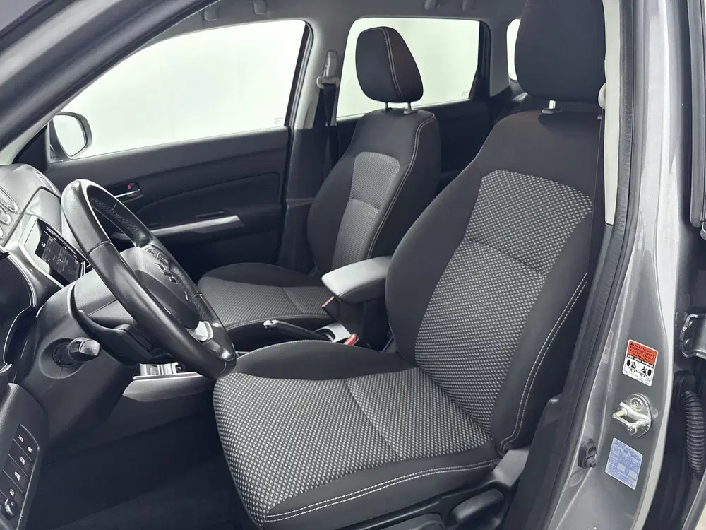 Suzuki Vitara 1.4 Boosterjet Select Smart Hybrid uit 2021, foto 15