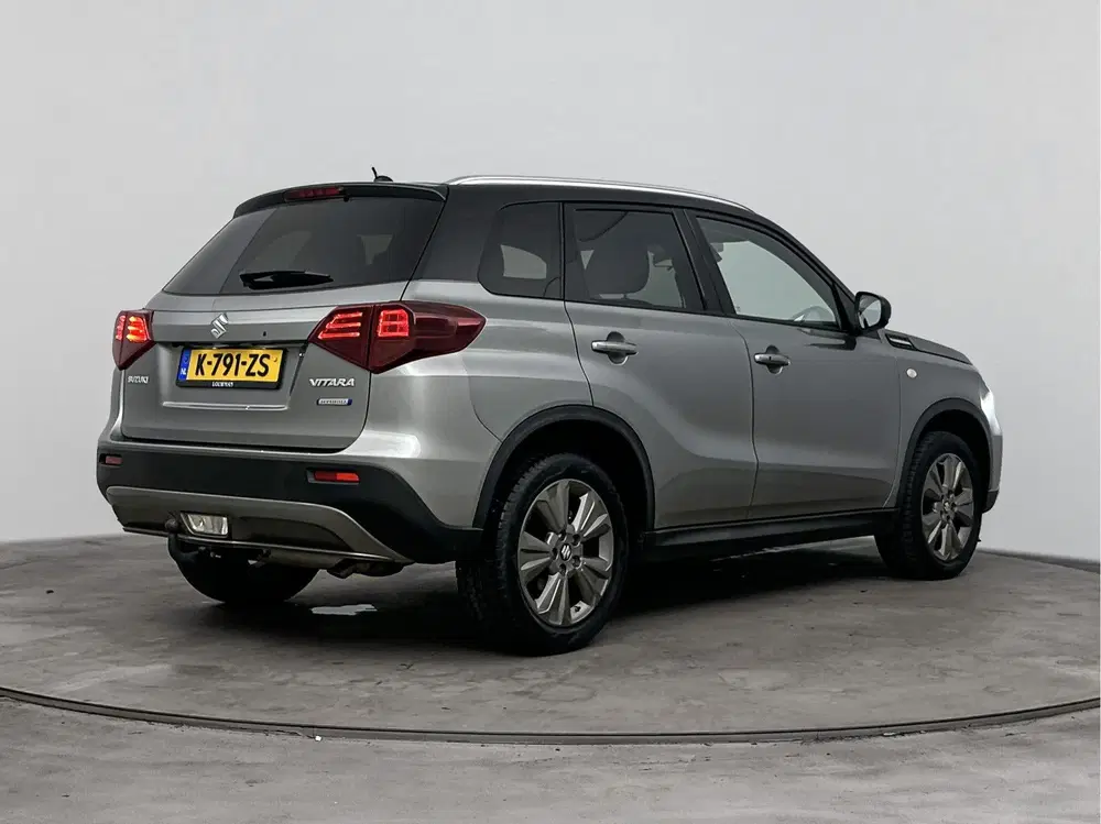 Suzuki Vitara 1.4 Boosterjet Select Smart Hybrid uit 2021, foto 2