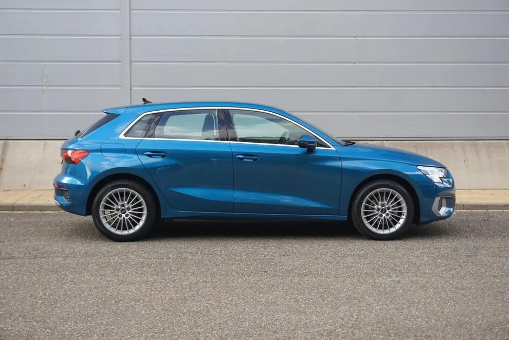 Audi A3 30 TFSI 110pk S-tronic MHEV Advanced Editi uit 2023, foto 3