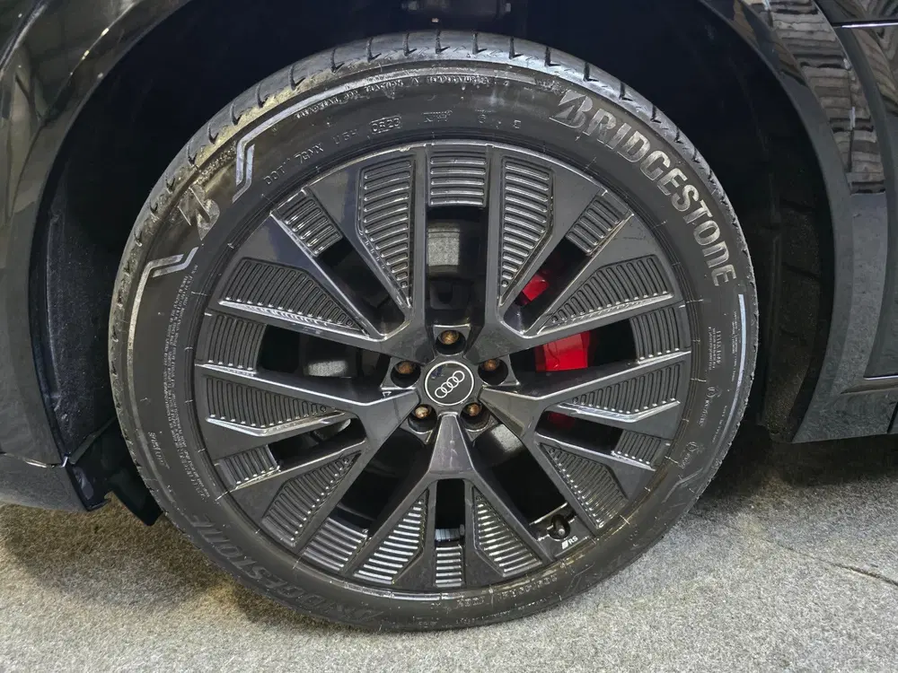 Audi Q8 50 quattro S Edition 95 kWh Pano Le uit 2023, foto 2