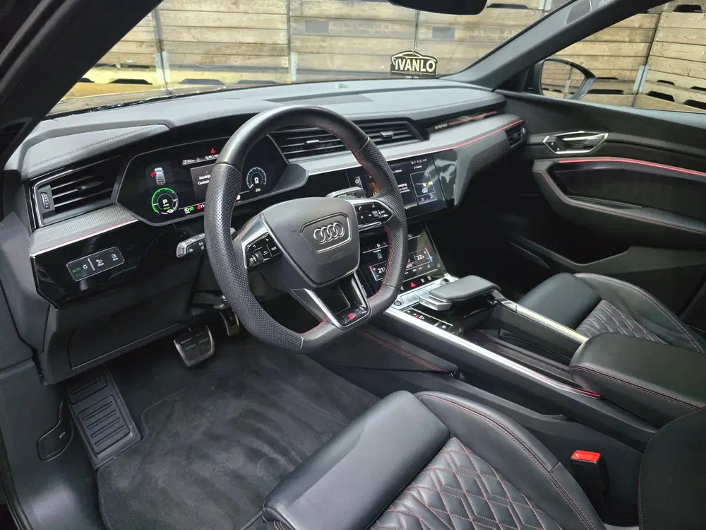 Audi Q8 50 quattro S Edition 95 kWh Pano Le uit 2023, foto 3