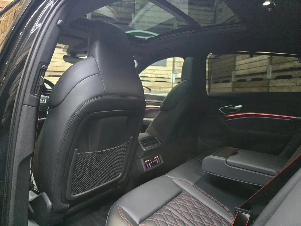 Audi Q8 50 quattro S Edition 95 kWh Pano Le uit 2023, foto 7