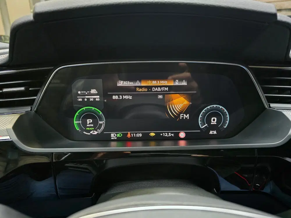 Audi Q8 50 quattro S Edition 95 kWh Pano Le uit 2023, foto 9