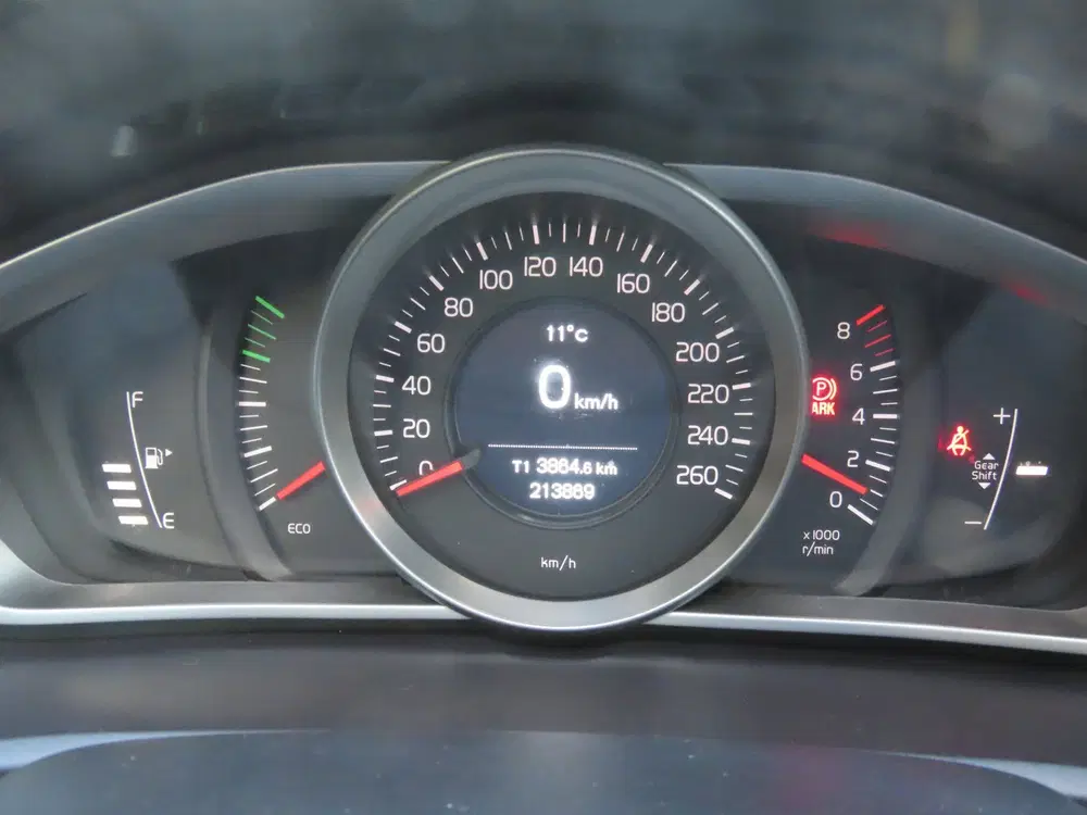 Volvo V40 2.0 T2 Navi LED 18" PDC Cruise Bluetooth uit 2019, foto 12