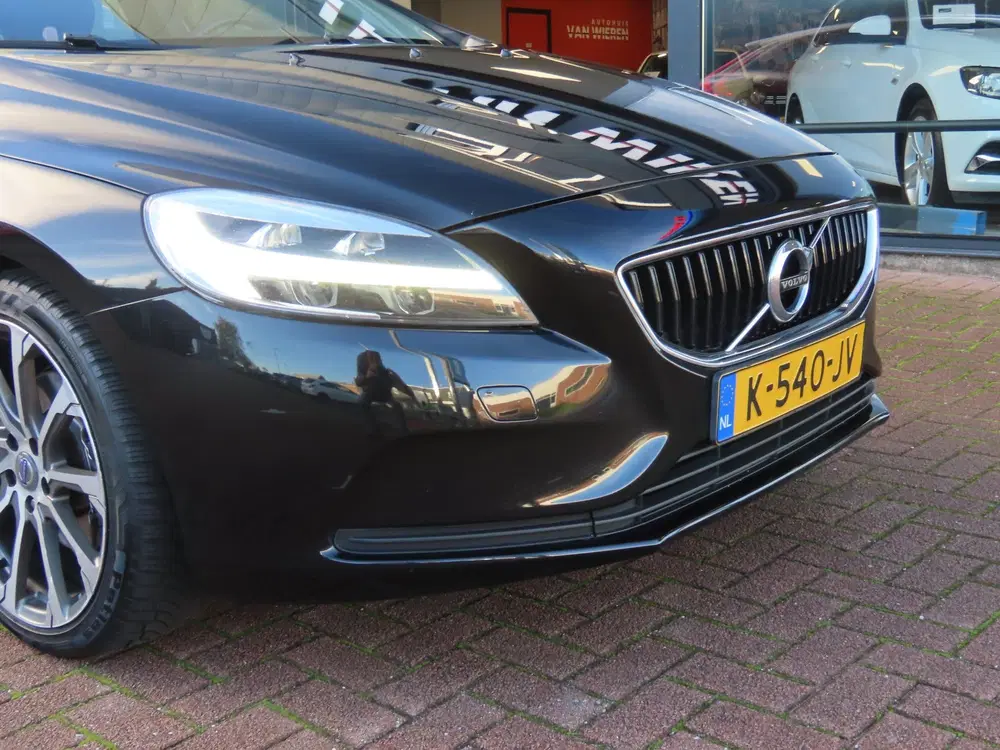Volvo V40 2.0 T2 Navi LED 18" PDC Cruise Bluetooth uit 2019, foto 5