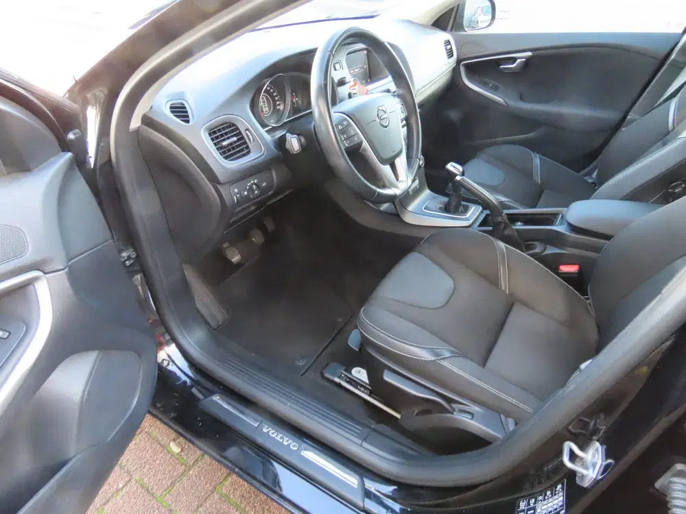 Volvo V40 2.0 T2 Navi LED 18" PDC Cruise Bluetooth uit 2019, foto 7