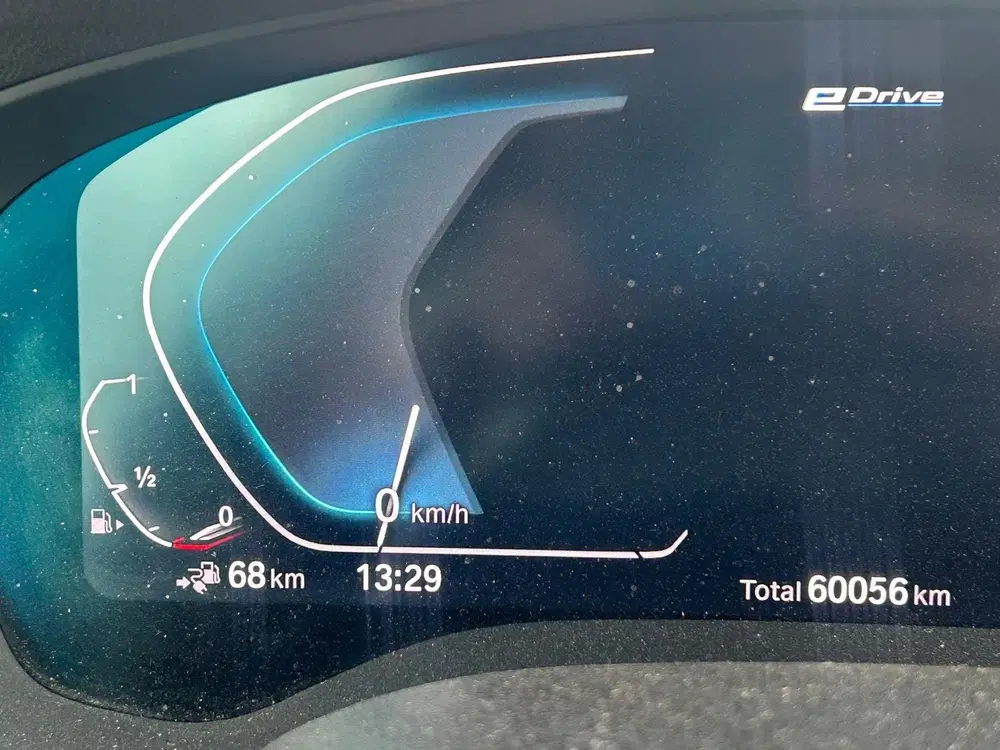 BMW 5-serie 530e Business Edition Plus PANO uit 2024, foto 6