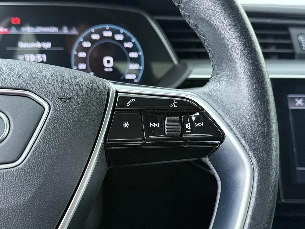 Audi e-tron 50 quattro edition 71 kWh uit 2022, foto 9