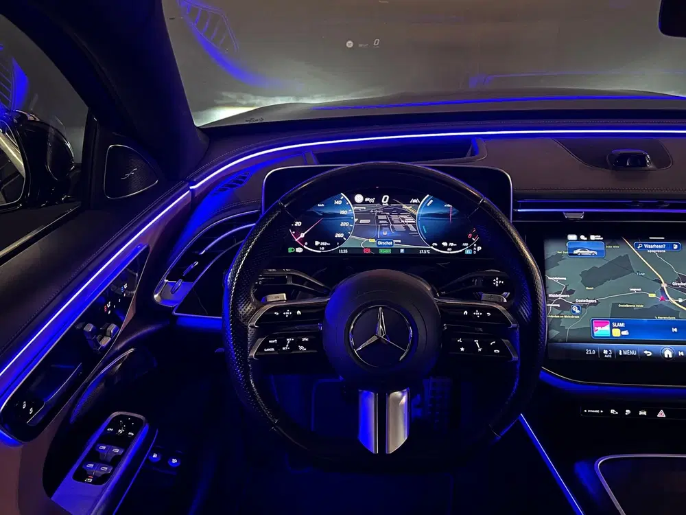 Mercedes-Benz E-Klasse 300 e AMG Line Pano uit 2024, foto 15