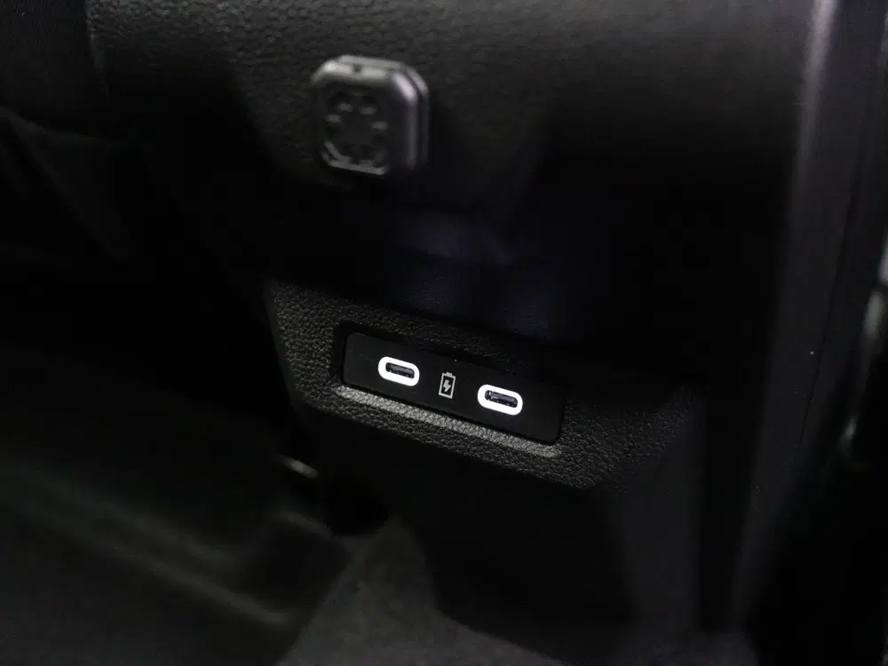 Dacia Duster hybrid-G 150pk 4x4 limited edition uit 2026, foto 4