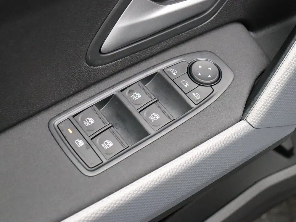 Dacia Duster hybrid-G 150pk 4x4 limited edition uit 2026, foto 8