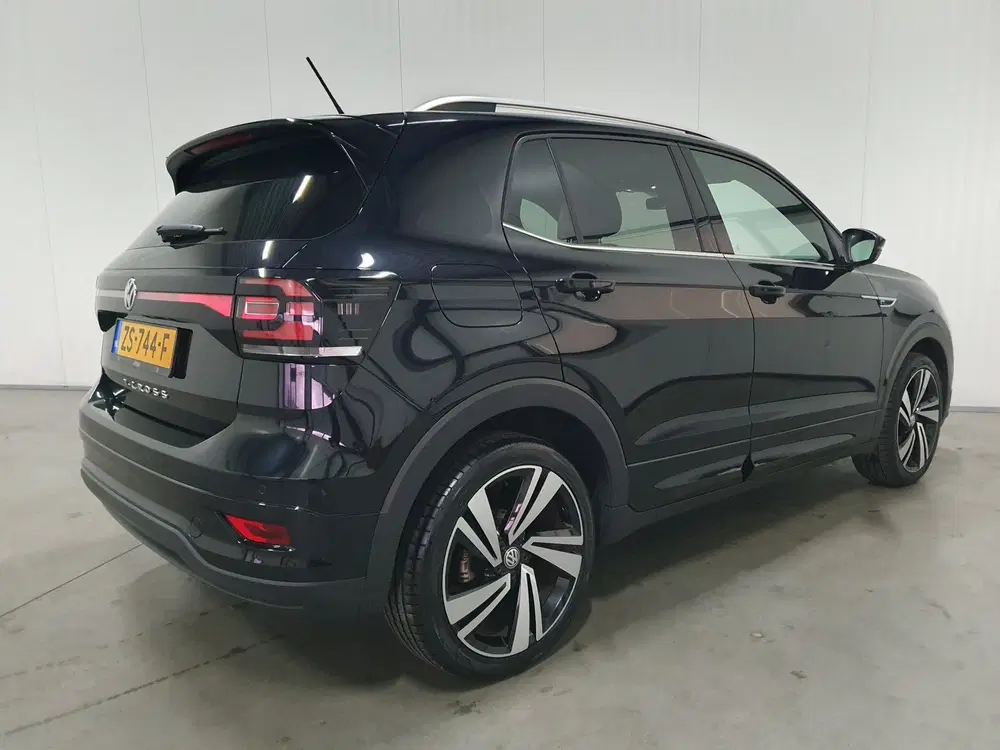 Volkswagen T-Cross 1.0 TSI R-Line CAMERA uit 2019, foto 2