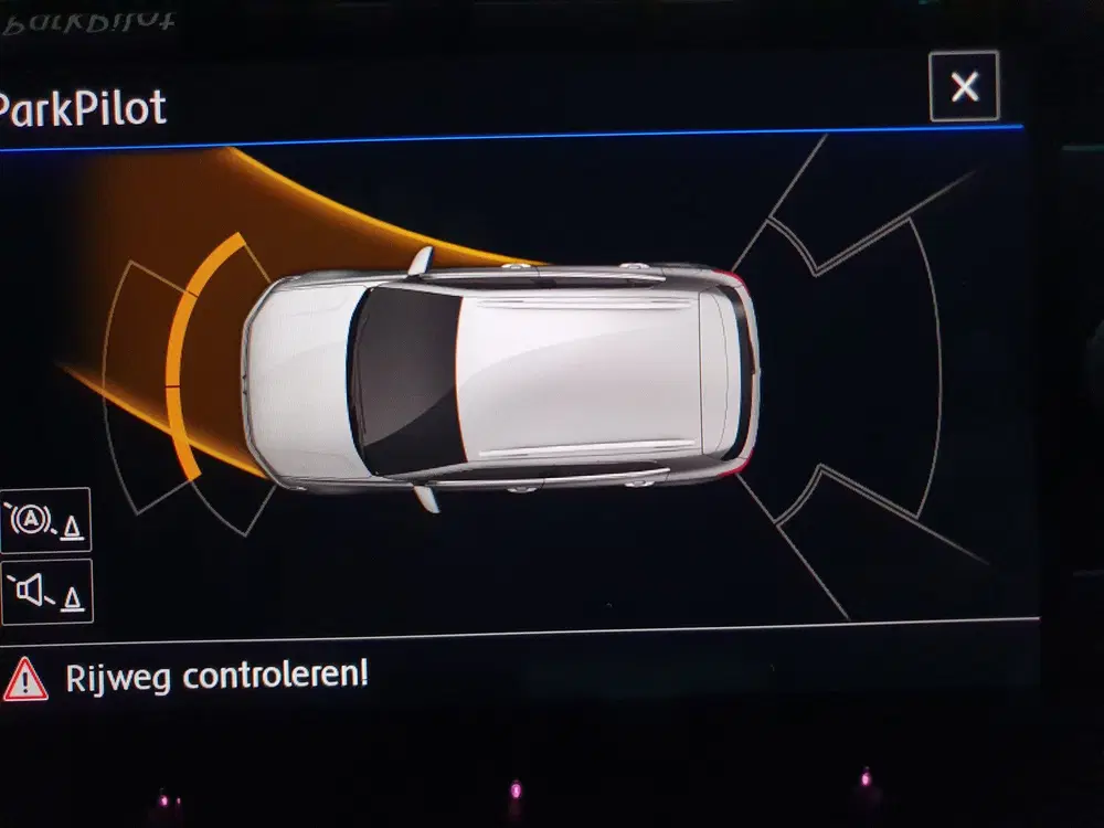 Volkswagen T-Cross 1.0 TSI R-Line CAMERA uit 2019, foto 9