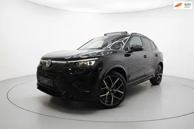 Volkswagen Tiguan 1.5 eTSI 3x R Line PANO IQ HEAD UP H&K 360 uit 2024