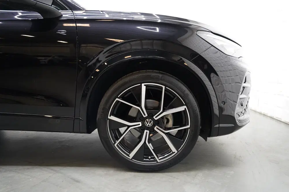 Volkswagen Tiguan 1.5 eTSI 3x R Line PANO IQ HEAD UP H&K 360 uit 2024, foto 10