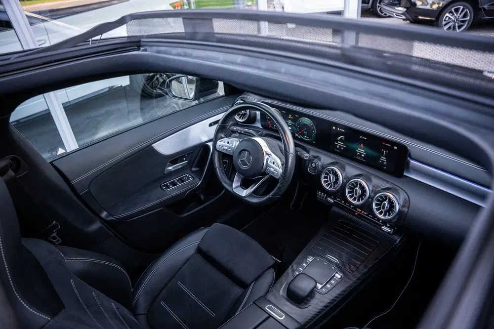 Mercedes-Benz CLA 250 e Premium Plus uit 2020, foto 2