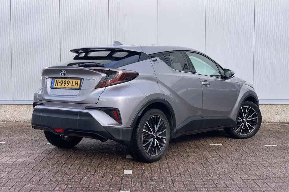 Toyota C-HR 1.8 Hybrid Executive uit 2019, foto 2