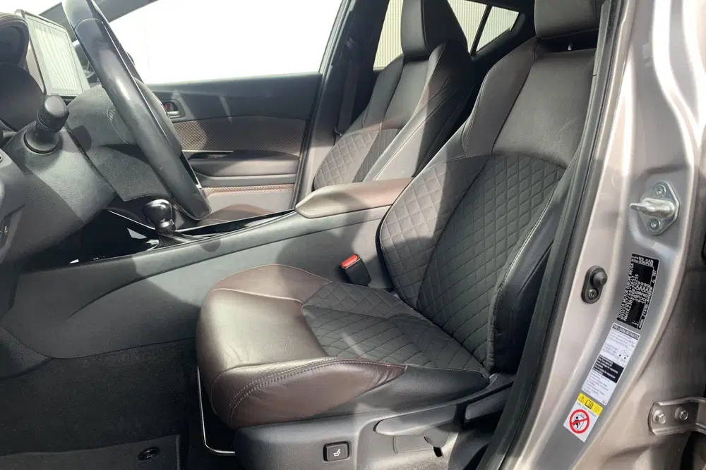 Toyota C-HR 1.8 Hybrid Executive uit 2019, foto 7